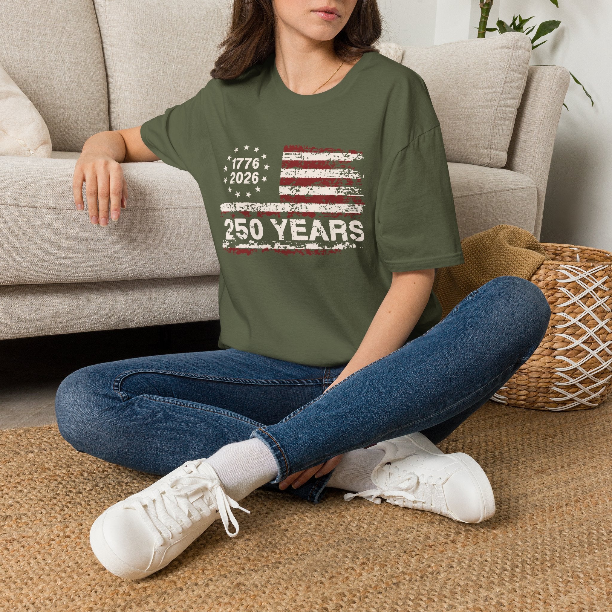 Distressed American Flag T-Shirt — Vintage USA Patriotic Tee